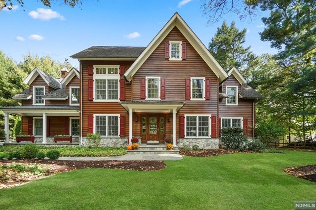 6 Esler Ln, Upper Saddle River, NJ 07458