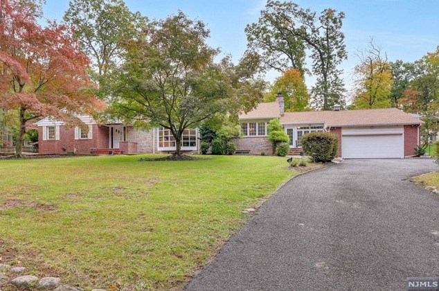 819 Wearimus Rd, Westwood, NJ 07676