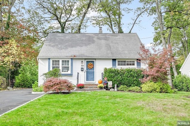 363 Cornell St, Wyckoff, NJ 07481