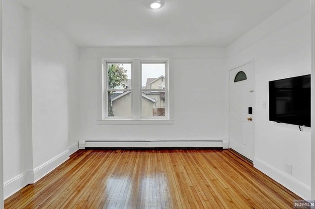 8806 4th Ave, North Bergen, NJ 07047