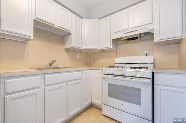 20-24 Terhune St #24b, Bergenfield, NJ 07621