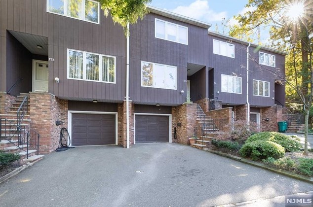 173 Marion Dr, Town Center, NJ 07052