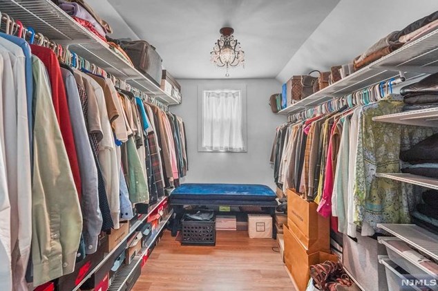 49 Clinton Park Dr, Bergenfield NJ  07621-2452 exterior