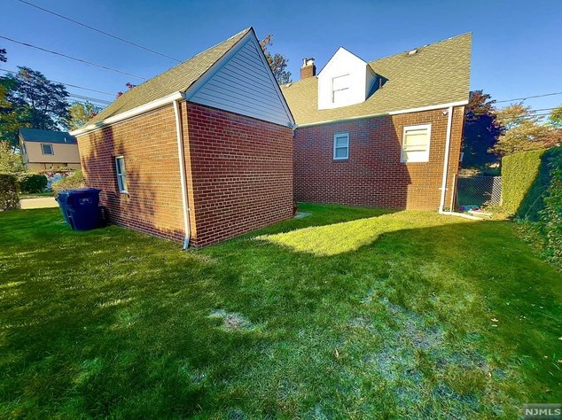 125 Willow Ave, Hackensack NJ  07601-3052 exterior