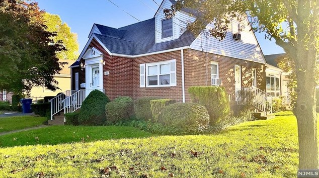 125 Willow Ave, Hackensack NJ  07601-3052 exterior