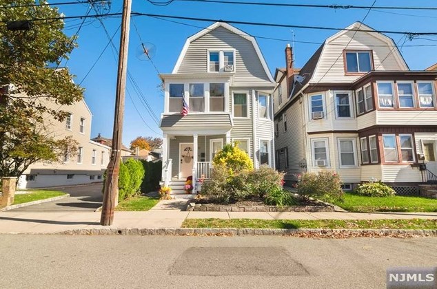 91 Cherry St, Town Center, NJ 07052