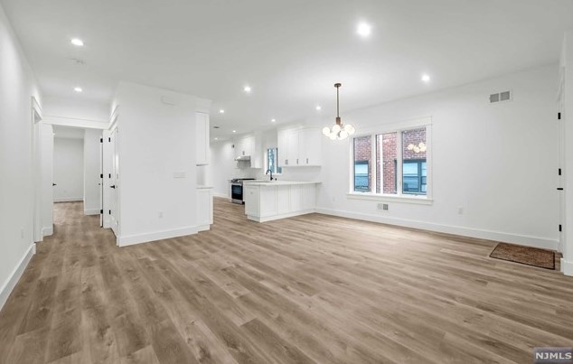28 Prospect St #1st Fl, Palisades Park, NJ 07650