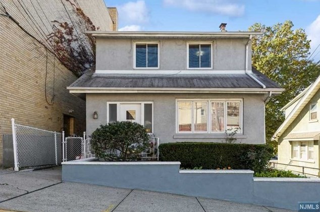 358 Lafayette Ave, Cliffside Park, NJ 07010