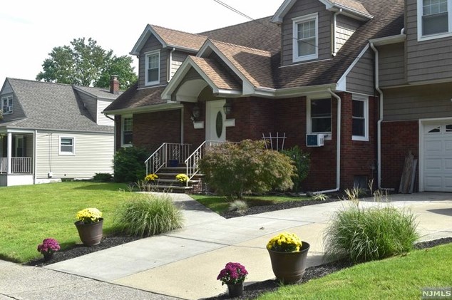 316 Gilbert Ave, Elmwood Park, NJ 07407