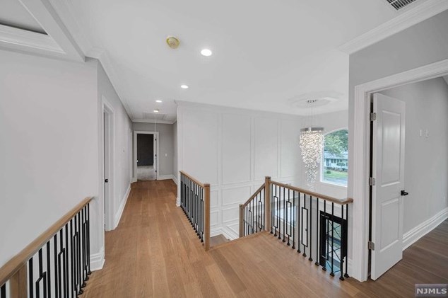 183 Cleenput Ter, Paramus NJ  07652-4438 exterior
