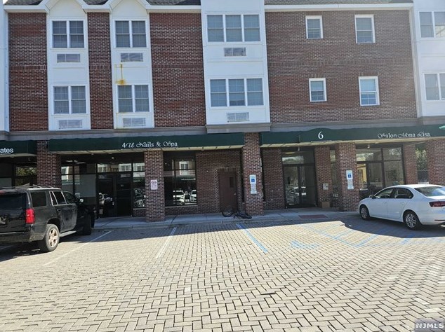 6 Madison Ave #305, Cresskill, NJ 07626