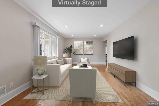 11 Grove St, Waldwick, NJ 07463-2012