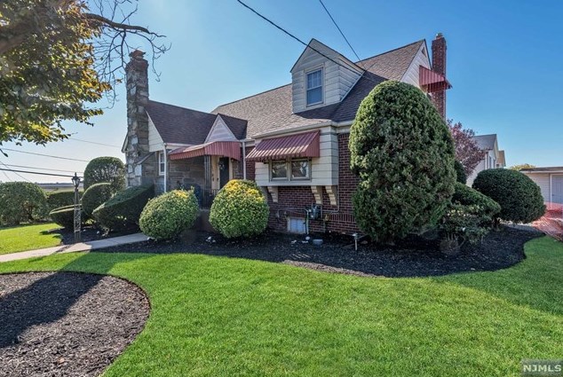 277 Standish Ave, Hackensack, NJ 07601