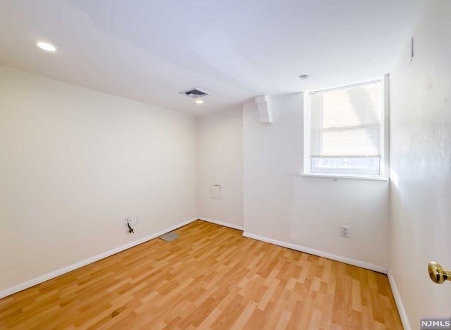 2363 Jones Rd, West Fort Lee NJ  07024-3206 exterior