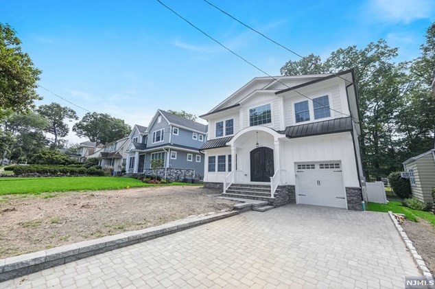 308 Henry St, Hasbrouck Heights, NJ 07604