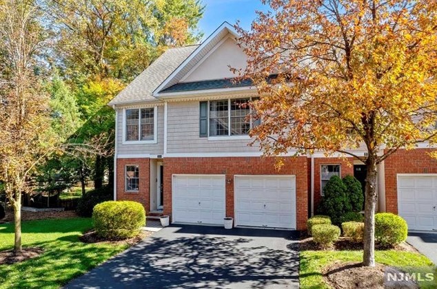 721 Campbell Pl, Westwood, NJ 07675-2140