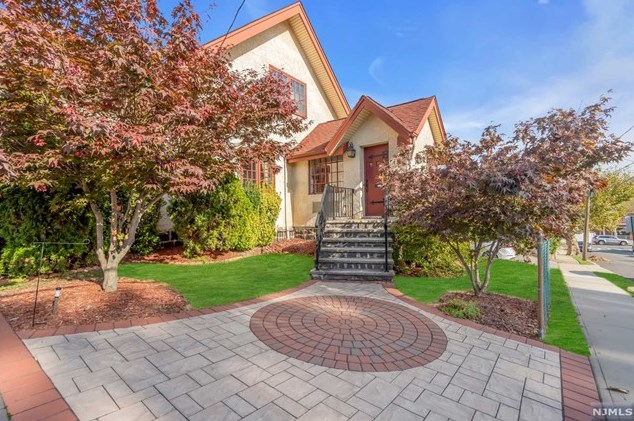 243 Morningside Ave, Cliffside Park, NJ 07010