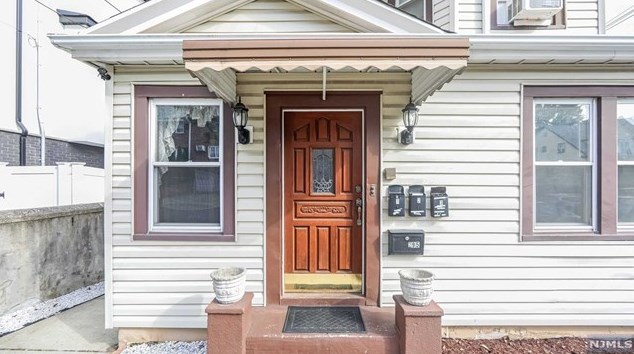 295 Lafayette Ave, Cliffside Park, NJ 07010