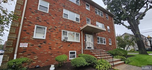 2430 8th St Apt D4, West Fort Lee, NJ 07024