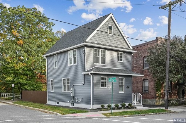 119 Forest St #1-a, Montclair, NJ 07042