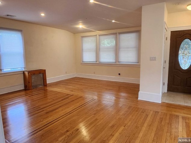 24 Lindley Ave, Tenafly, NJ 07670