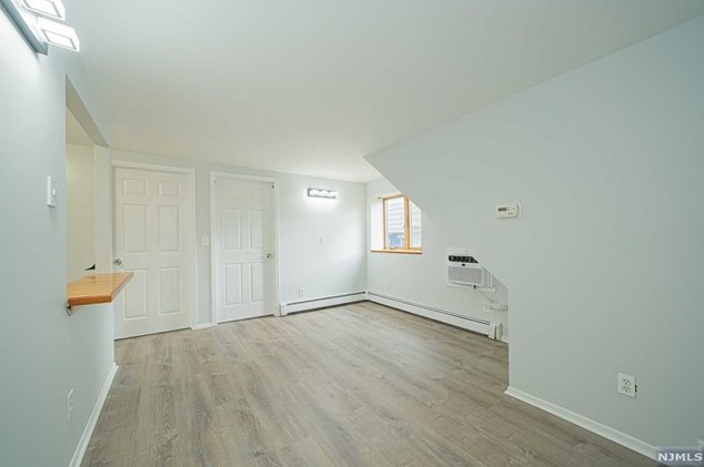 112 Prospect St #1, Outwater, NJ 07026