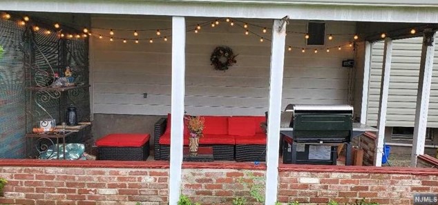 61 Morgan St, Bergenfield, NJ 07621-3516