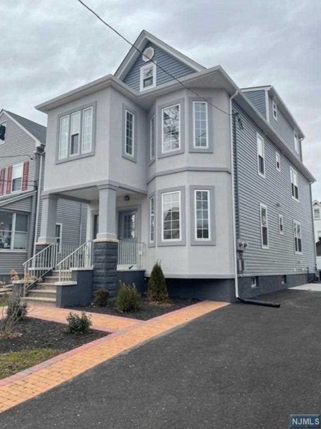 189 Maple Ave #1, Wallington, NJ 07057