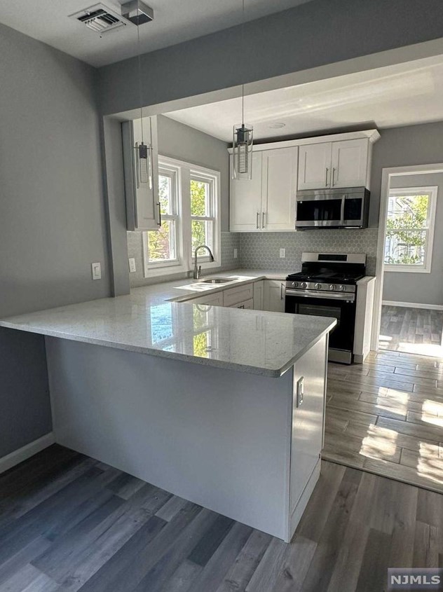 447 S Clinton St #2, East Orange, NJ 07018