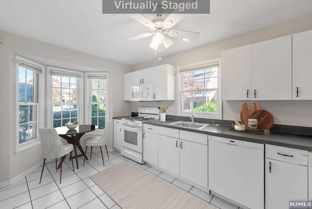 11 Staples Dr, Westwood, NJ 07675