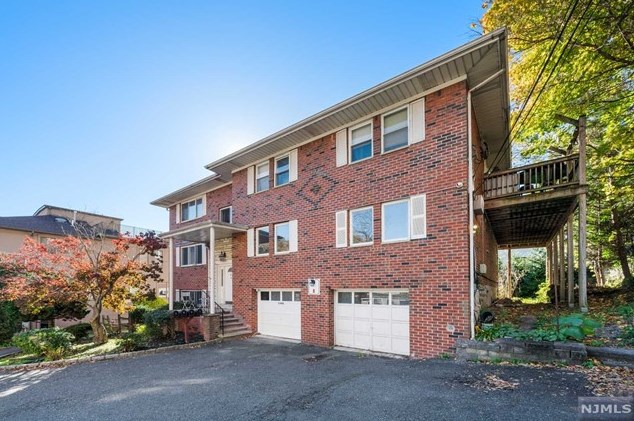 8 Leary Ln #b, Edgewater, NJ 07020