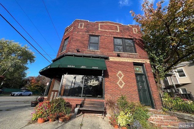171 Forest St #2nd Fl, Montclair, NJ 07042