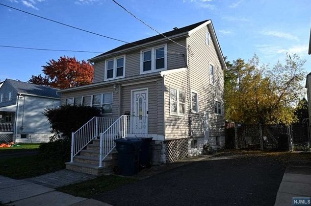 23 Van Orden Pl, Hackensack, NJ 07601-6012