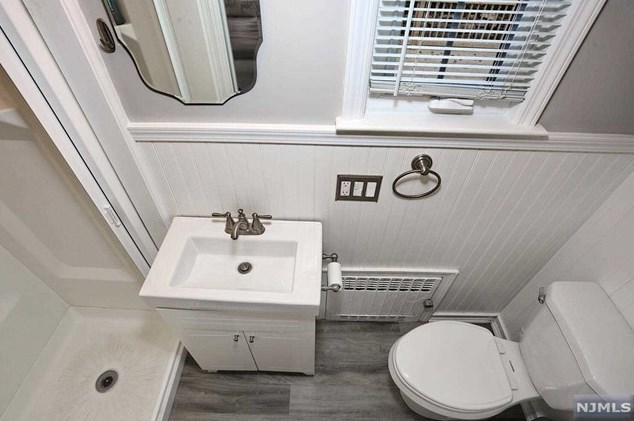 86 Chestnut St, Midland Pk NJ  07432-1514 exterior