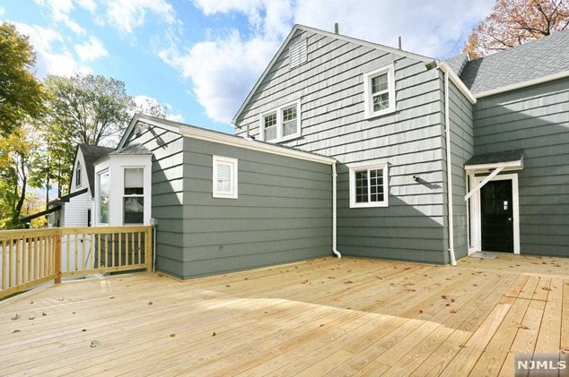 86 Chestnut St, Midland Pk NJ  07432-1514 exterior