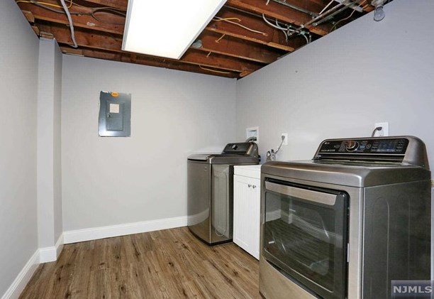 86 Chestnut St, Midland Pk NJ  07432-1514 exterior