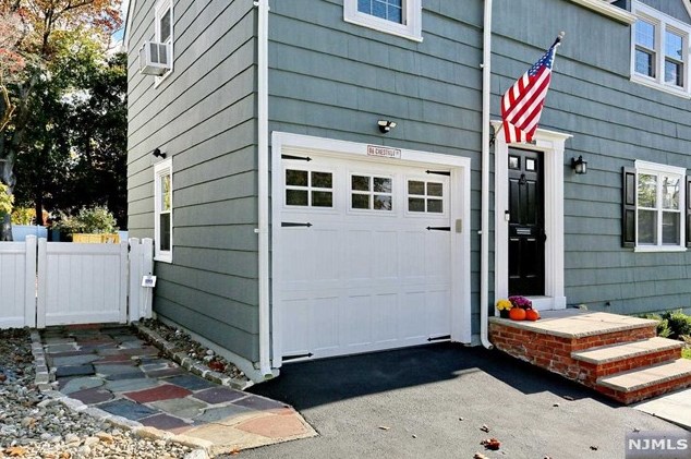 86 Chestnut St, Midland Pk NJ  07432-1514 exterior