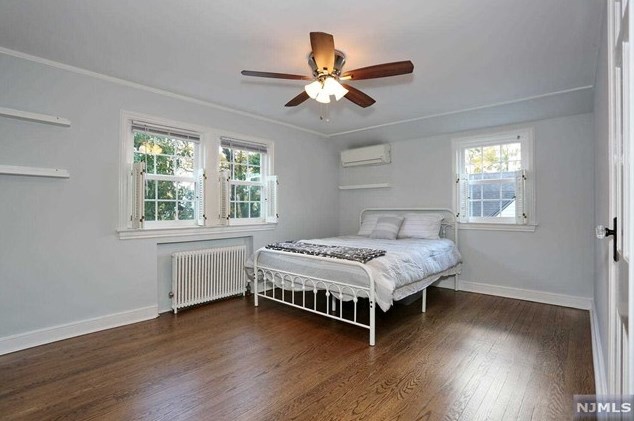 86 Chestnut St, Midland Pk NJ  07432-1514 exterior