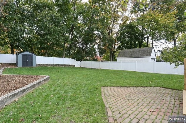 86 Chestnut St, Midland Pk NJ  07432-1514 exterior