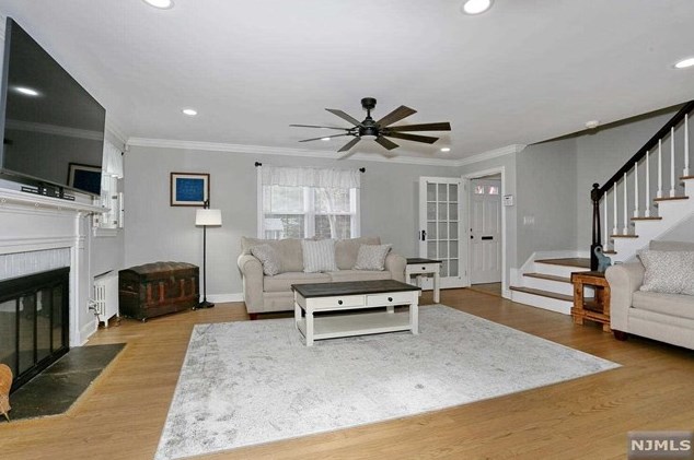 86 Chestnut St, Midland Pk NJ  07432-1514 exterior