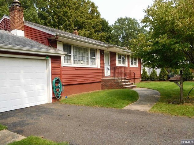 100 E Liberty Ave, Hillsdale, NJ 07642