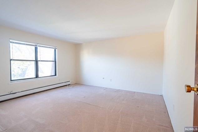 221 Reynolds Ln #3c, Cliffside Park, NJ 07010