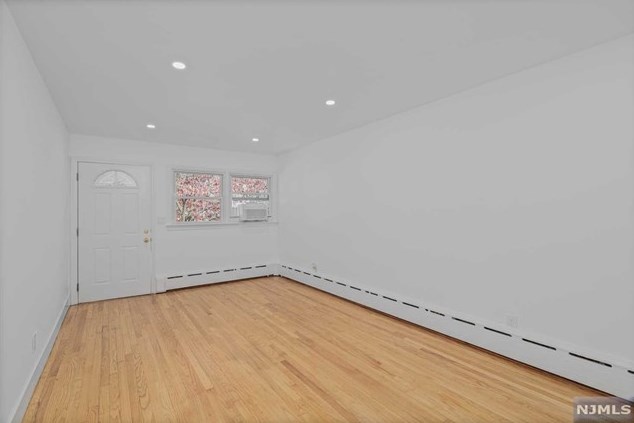 433 Marvin Ave, Hackensack NJ  07601-1129 exterior