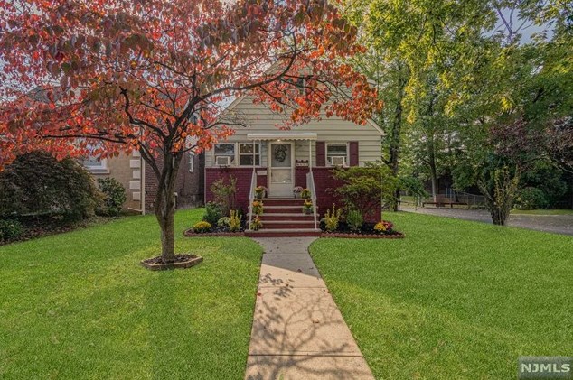 433 Marvin Ave, Hackensack, NJ 07601