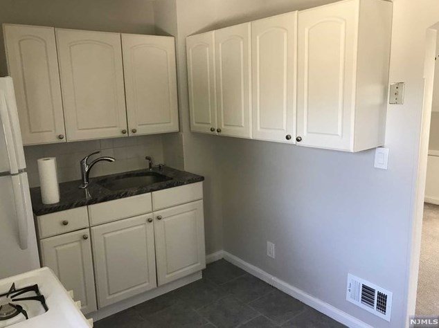 199 3rd Ave #2, Paterson, NJ 07506