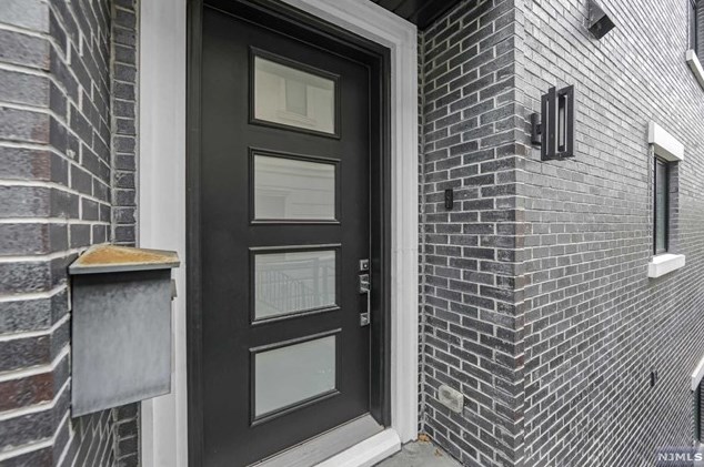 1234 River Rd, Edgewater, NJ 07020