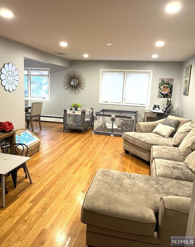 65 Prospect St, Paramus, NJ 07652