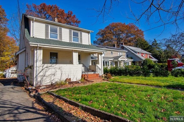 313 Rosemont Pl, Englewood, NJ 07631-3807