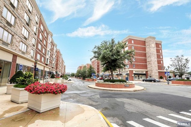 1308 City Pl #1308, Edgewater, NJ 07020