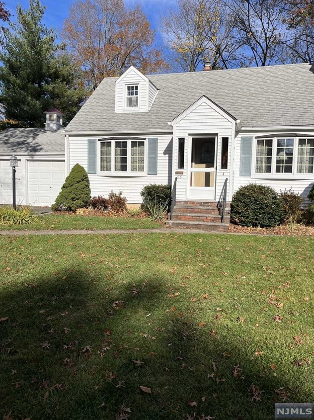 33 Oakland Ave, Springfield NJ  07081-2308 exterior